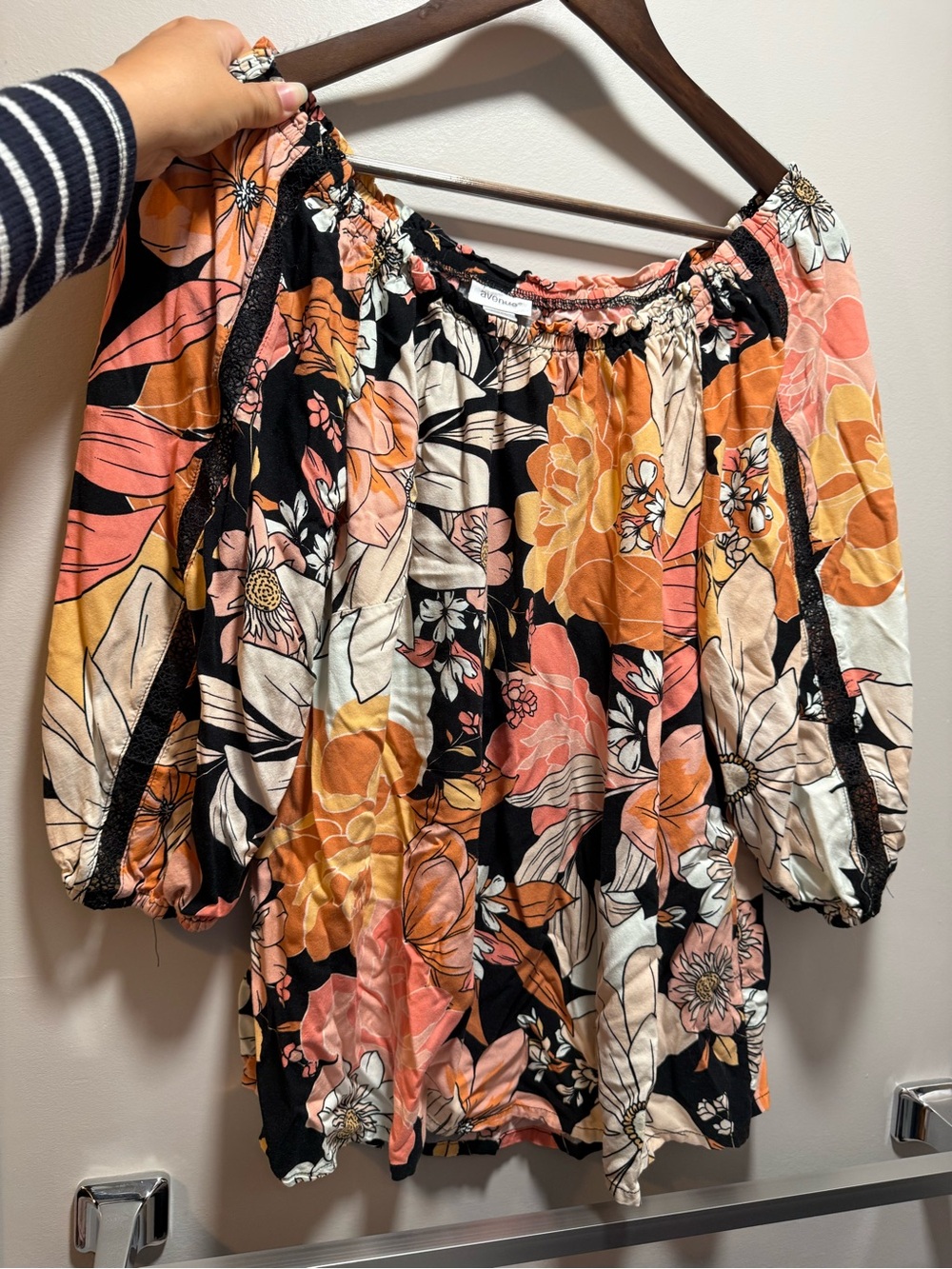 Avenue Floral Off-Shoulder Tunic in Black, Peach & Cream size 20